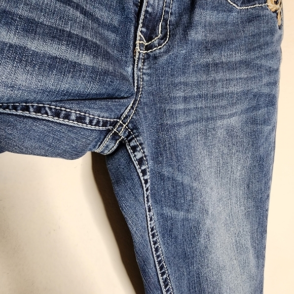 Shyanne bootcut embroidered jeans.  Women's size 30 Short. 31" inseam. - Picture 9 of 14